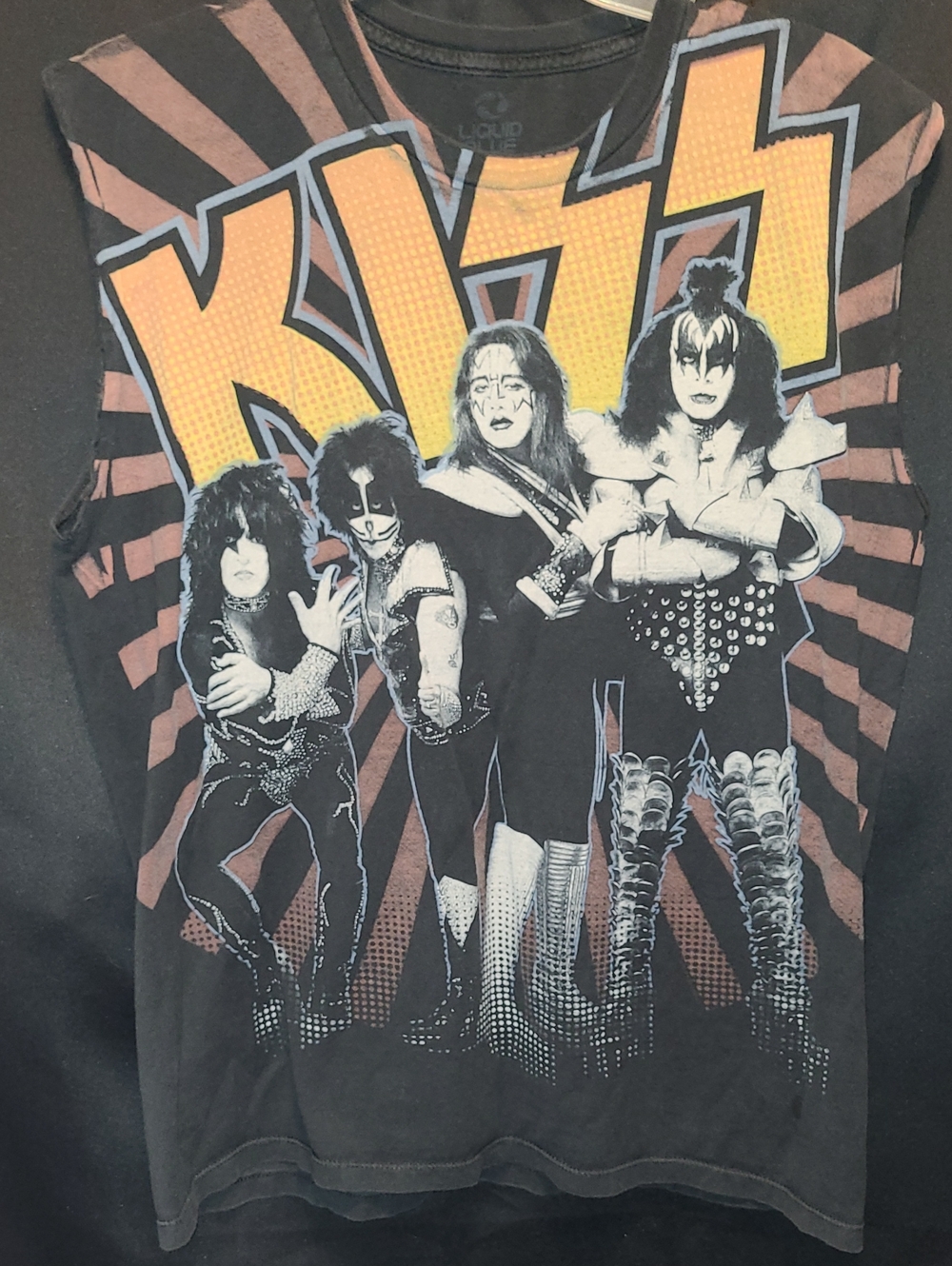 LIQUID BLUE SLEEVLESS KISS BAND TEE SIZE LARGE.